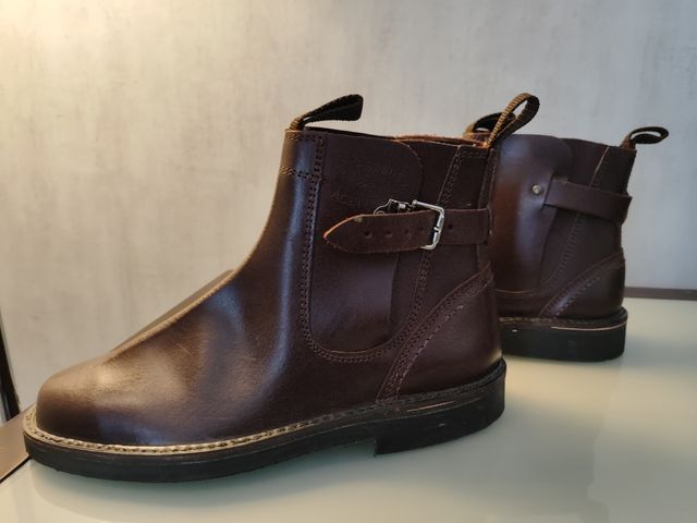 Botas Artesanos (Cuero). Sin estrenar