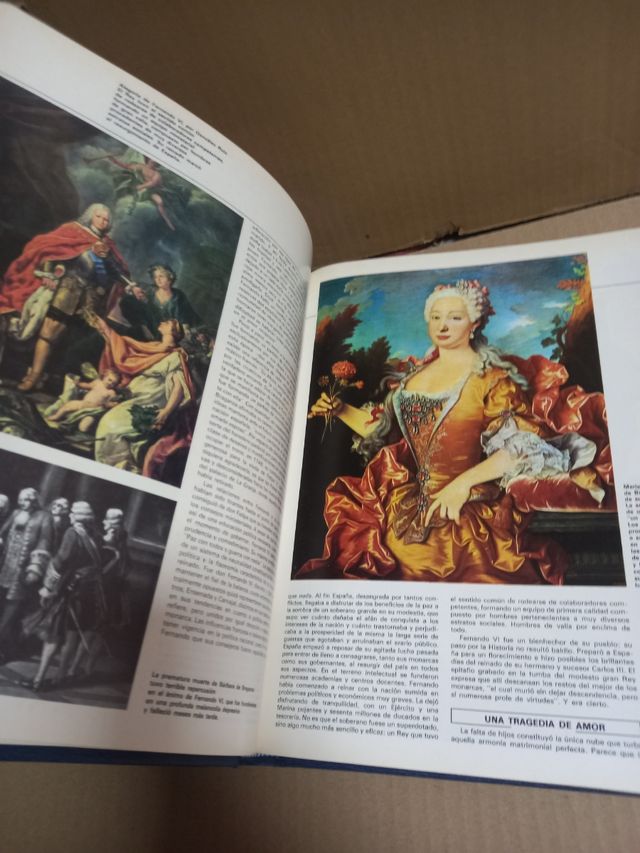 Antico libro della Casa Reale