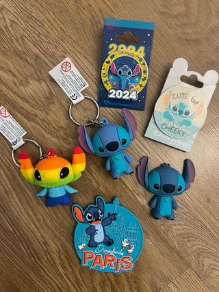Lote Pins, imanes y llavero Stitch