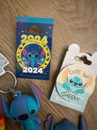 Lote Pins, imanes y llavero Stitch