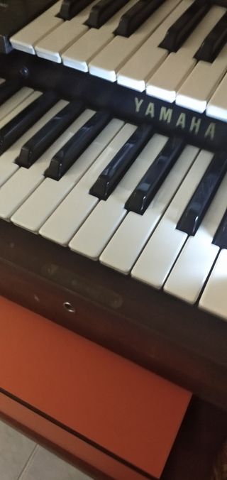 Órgano. Marca Yamaha