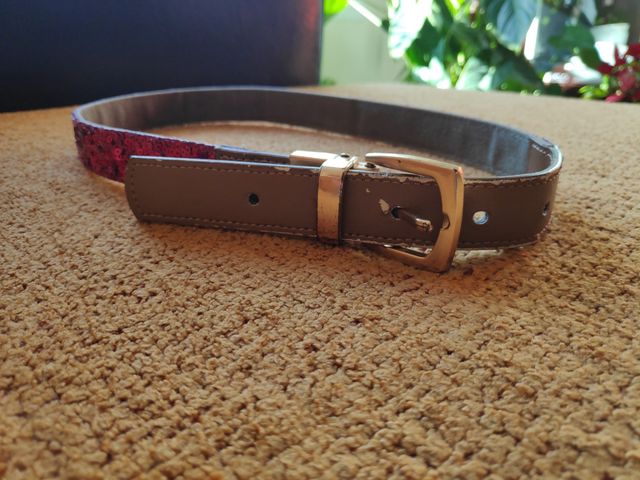 Cinturón sin etiqueta.