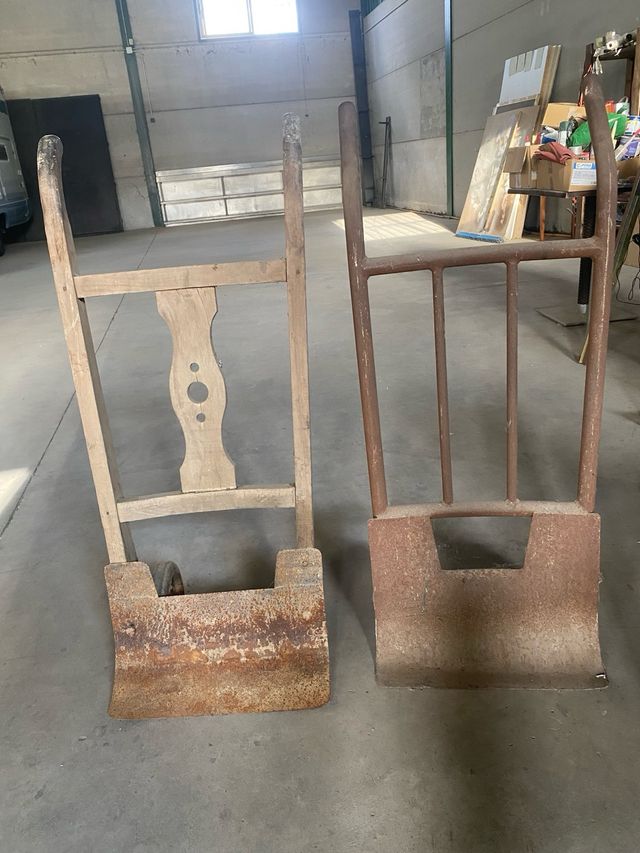 Carretillas antiguas de sacos