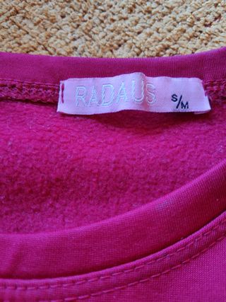 Blusa marca Radaus.