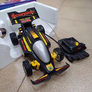 Coche teledirigido guante