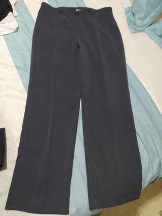 Elegante pantalón de vestir impecable