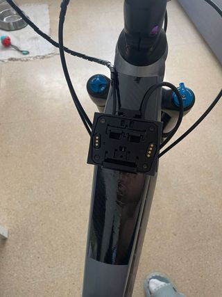 Soporte Pantalla BOSCH NYON fijado al cuadro