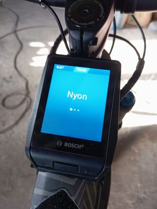 Soporte Pantalla BOSCH NYON fijado al cuadro