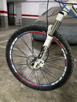 Bicicleta GT Avalanche 1.0