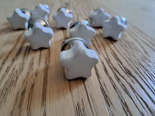 8 tiraderas de porcelana