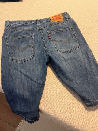 Bermuda Levis