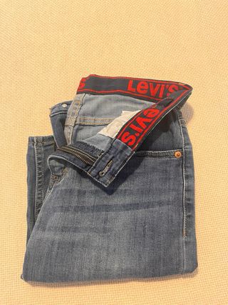 Bermuda Levis