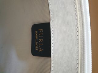 Bolso marca "FURLA"