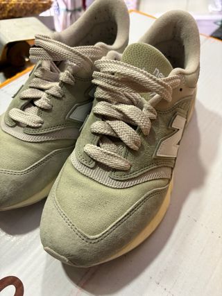 Zapatillas New Balance- dark olivine
