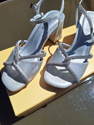 Zapatos Plata con Tacón Cómodo