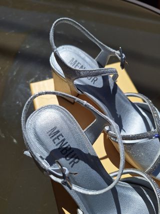 Zapatos Plata con Tacón Cómodo