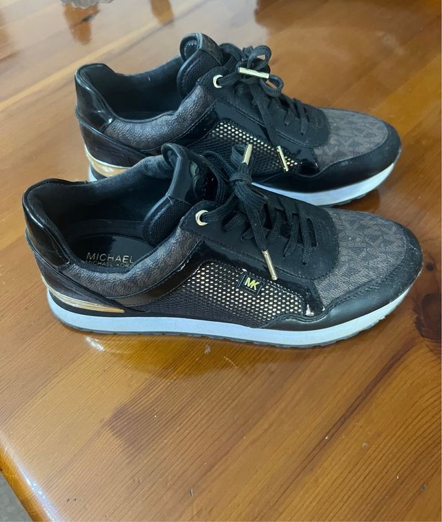 se venden botines mk