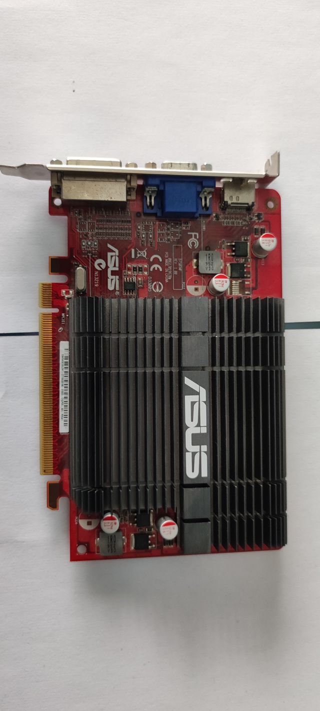 Tarjeta de video ATI RADEON 5450 1GB