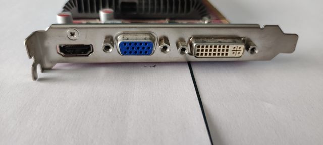 Tarjeta de video ATI RADEON 5450 1GB