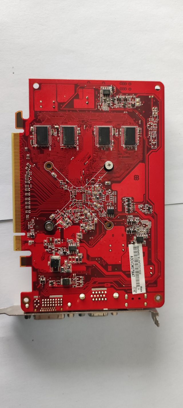 Tarjeta de video ATI RADEON 5450 1GB