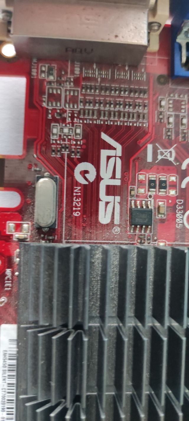 Tarjeta de video ATI RADEON 5450 1GB