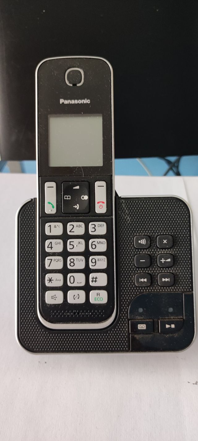 Teléfono inalámbrico Panasonic color negro