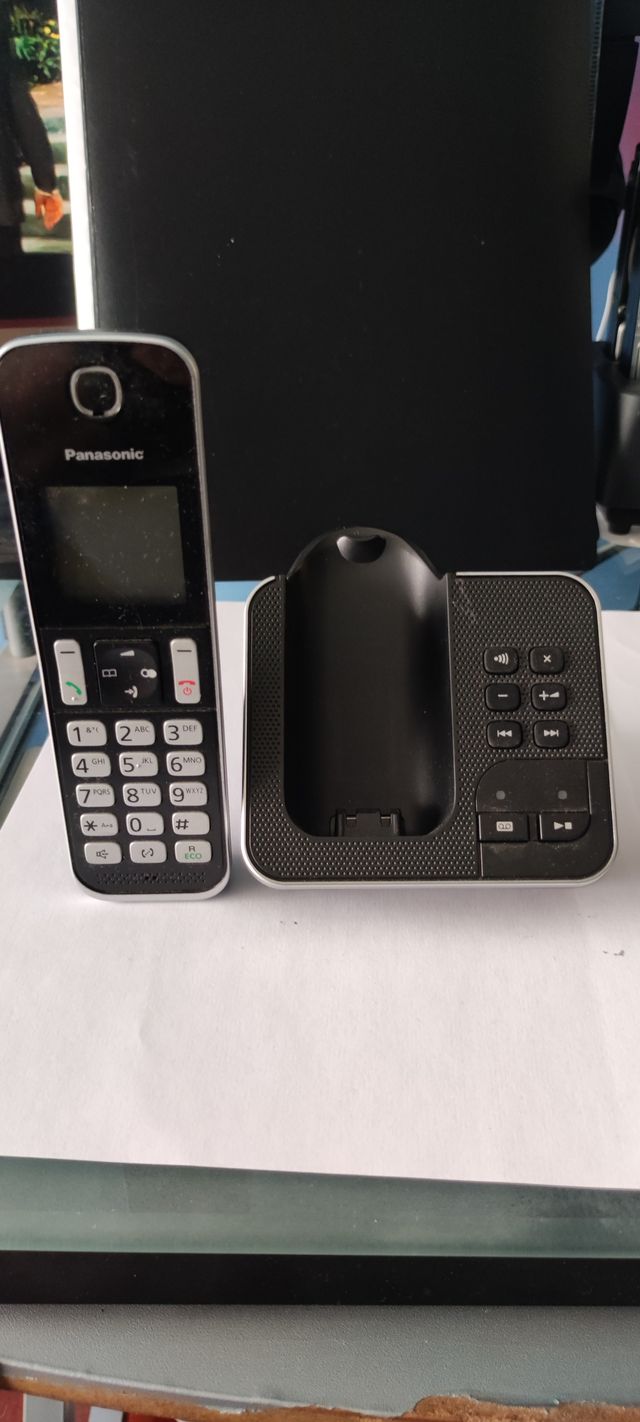 Teléfono inalámbrico Panasonic color negro