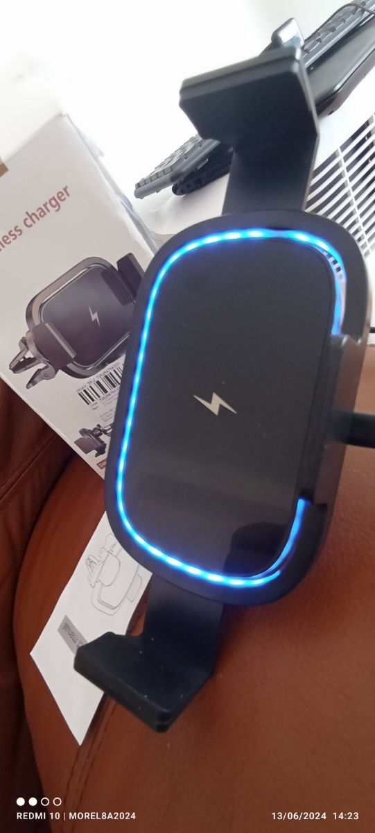 Cargador de móvil inalámbrico coche