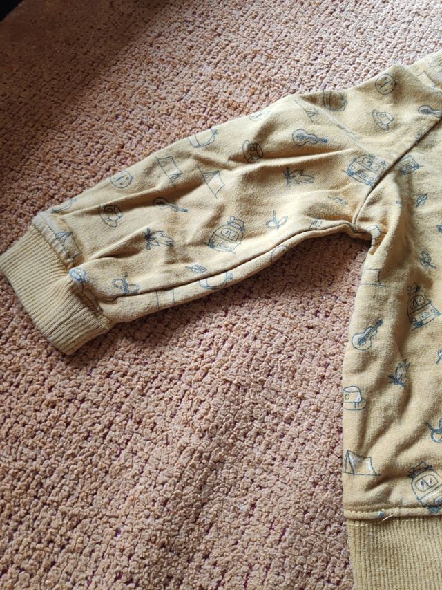 Sudadera marca Lefties.