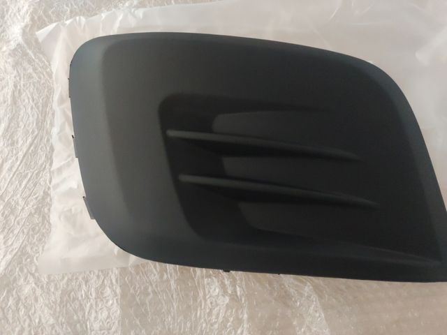 Tapa paragolpes derecho partner berlingo