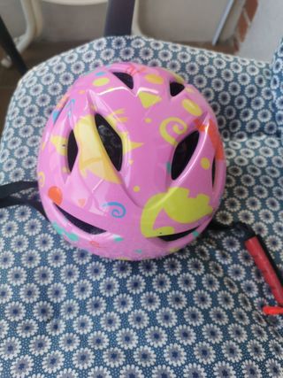 Casco bicicleta de niña dinosaurios