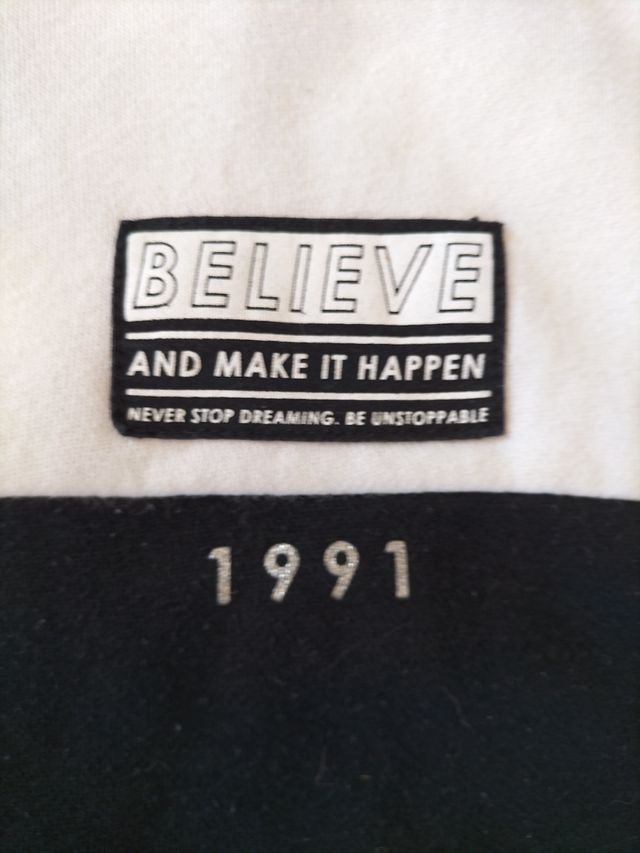 Sudadera blanca y negra H&M