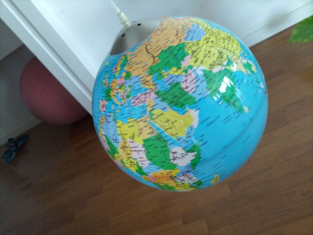 Lámpara globo terráqueo