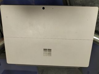 Portátil Microsoft Surface + complement