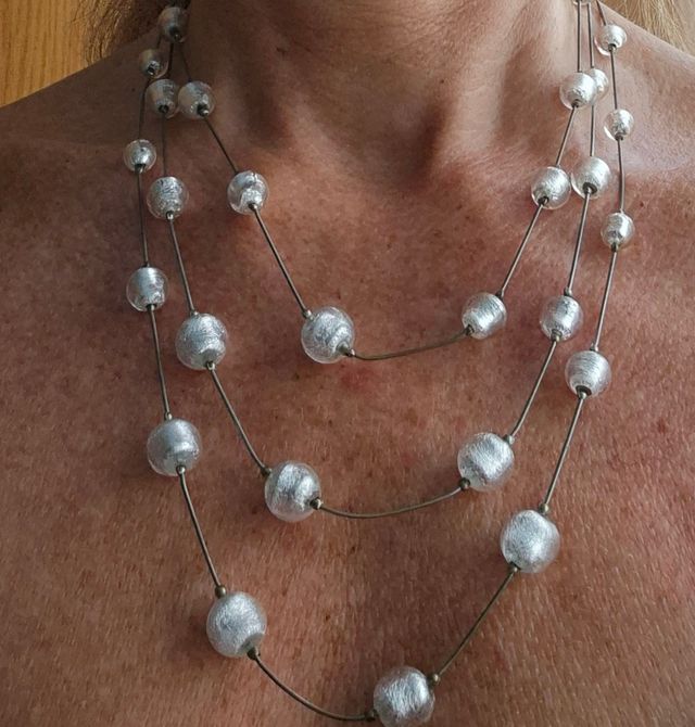 Collar de cristal de murano blanco