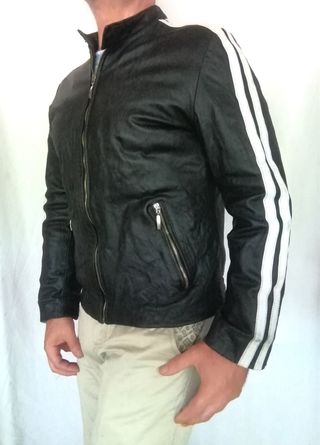 Motera biker cuero auténtico L Medidas indicadas.