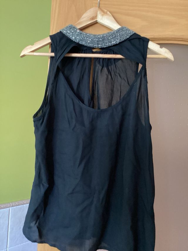 Camisa sin mangas negra