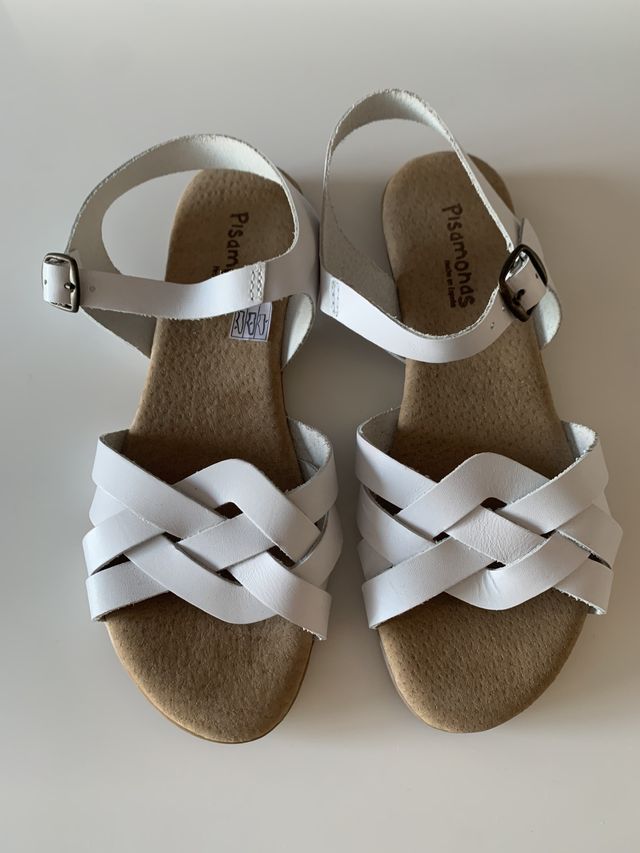 Sandalias blancas de piel de Pisamonas. Talla 37