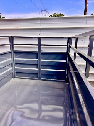 Remolque doble eje 70 mas 30 de lateral.