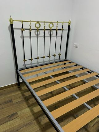 Cama de 1’35 con mas de 100 años