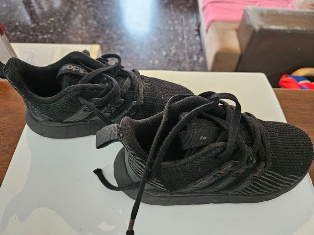 Scarpe Adidas nro 29