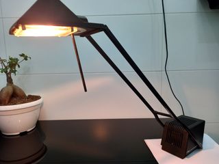 Lámpara de mesa.FASE.