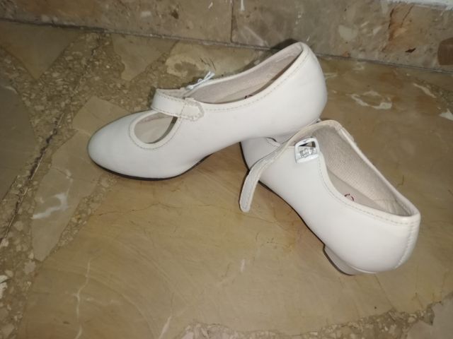 Zapatos flamenca de niña