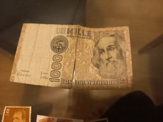 Billete y sellos antiguos