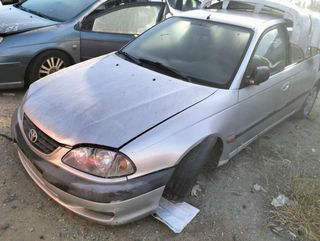 TOYOTA AVENSIS despiece.