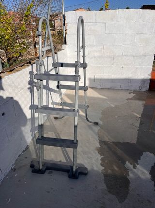 Escalera piscina 