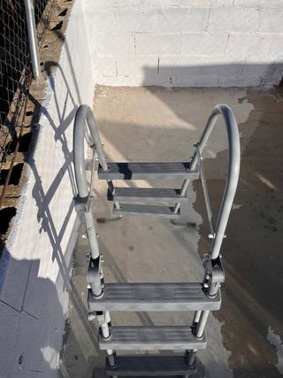 Escalera piscina 