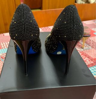 Zapatos de tacòn LORIBLU. 