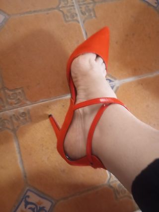 S zapatos de salón rojo