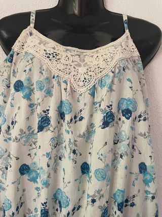 Blusa chica tirantes. Lefties